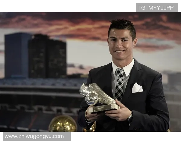 现场观看C罗精彩足球比赛直播感受激情与荣耀的瞬间