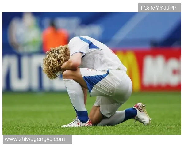 内德维德的传奇足球生涯与对现代足球的深远影响分析